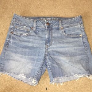Mid-length denim shorts